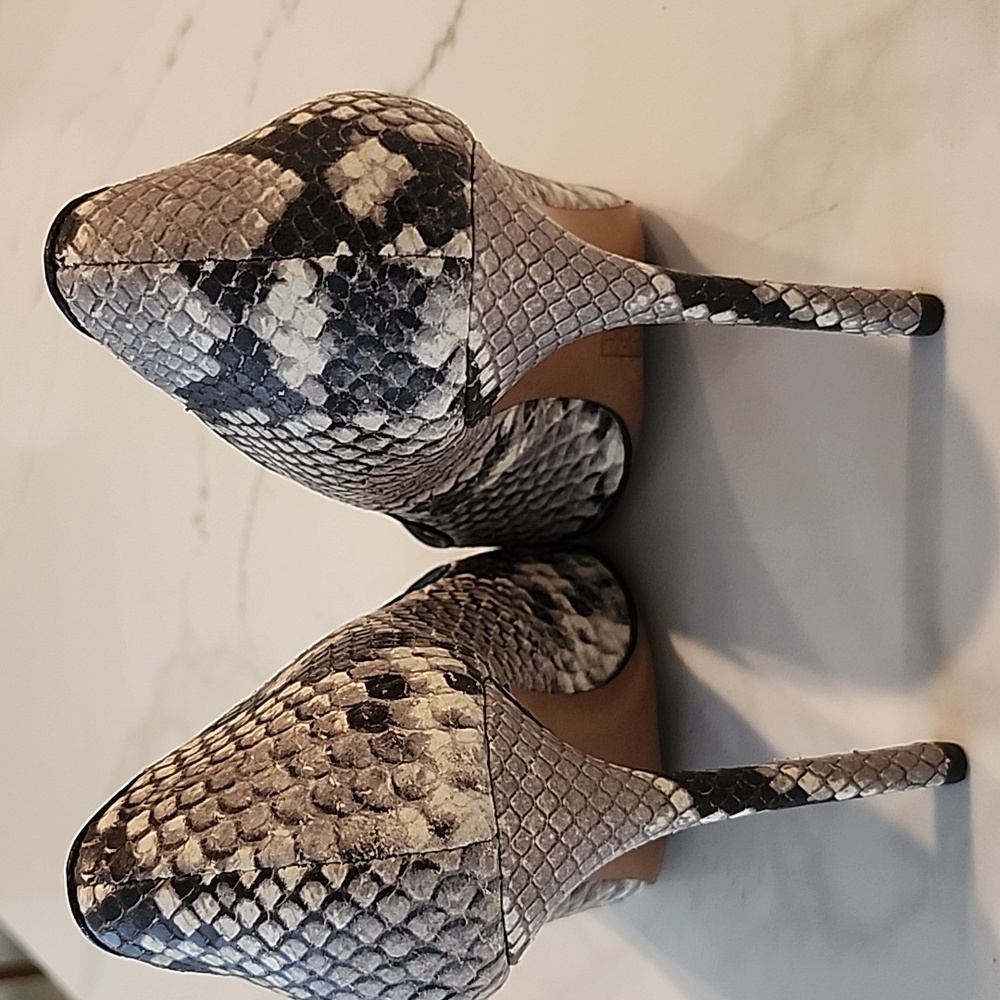 Tory Burch Size 6 Python Pattern. - image 3